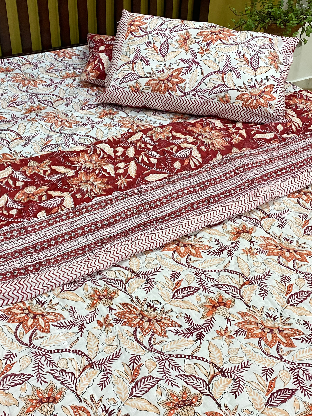 Rustic Red Floral Cotton Bedsheet & Quilt Set