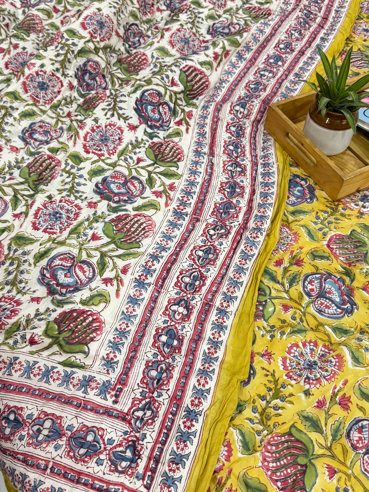 indian-handcrafted-mulmul-reversible-king-size-quilt