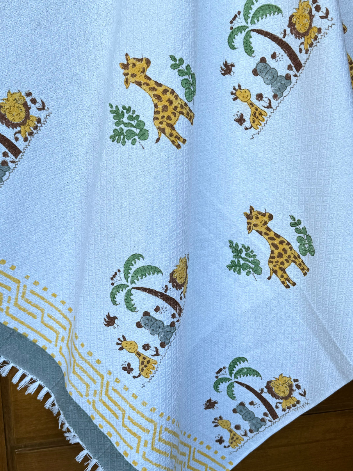 jungle-giraffe-theme-kids-soft-cotton-towel-side-view
