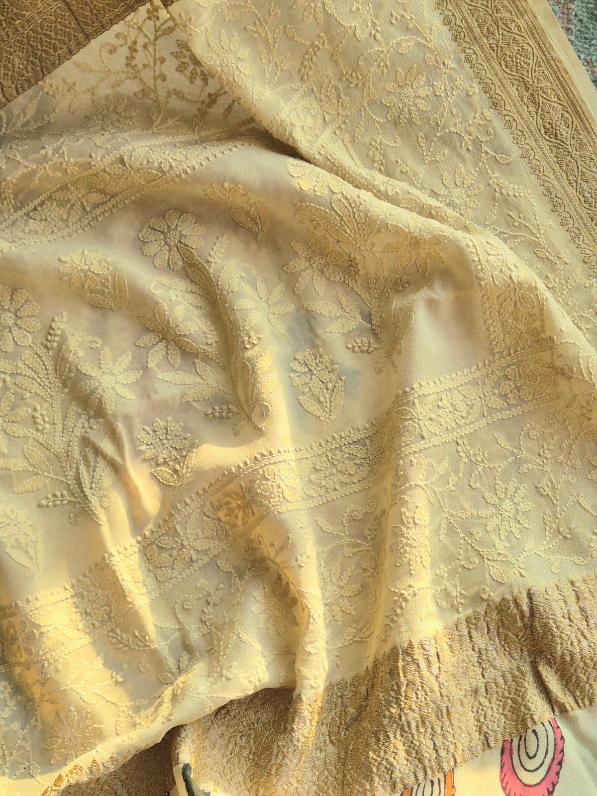 karigari-guldasta-pure-banarasi-georgette-kalamkari-saree-with-lucknow-hand-chikankari