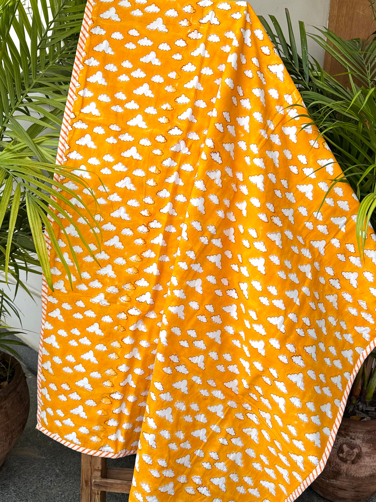 kids-yellow-balloon-themed-dohar