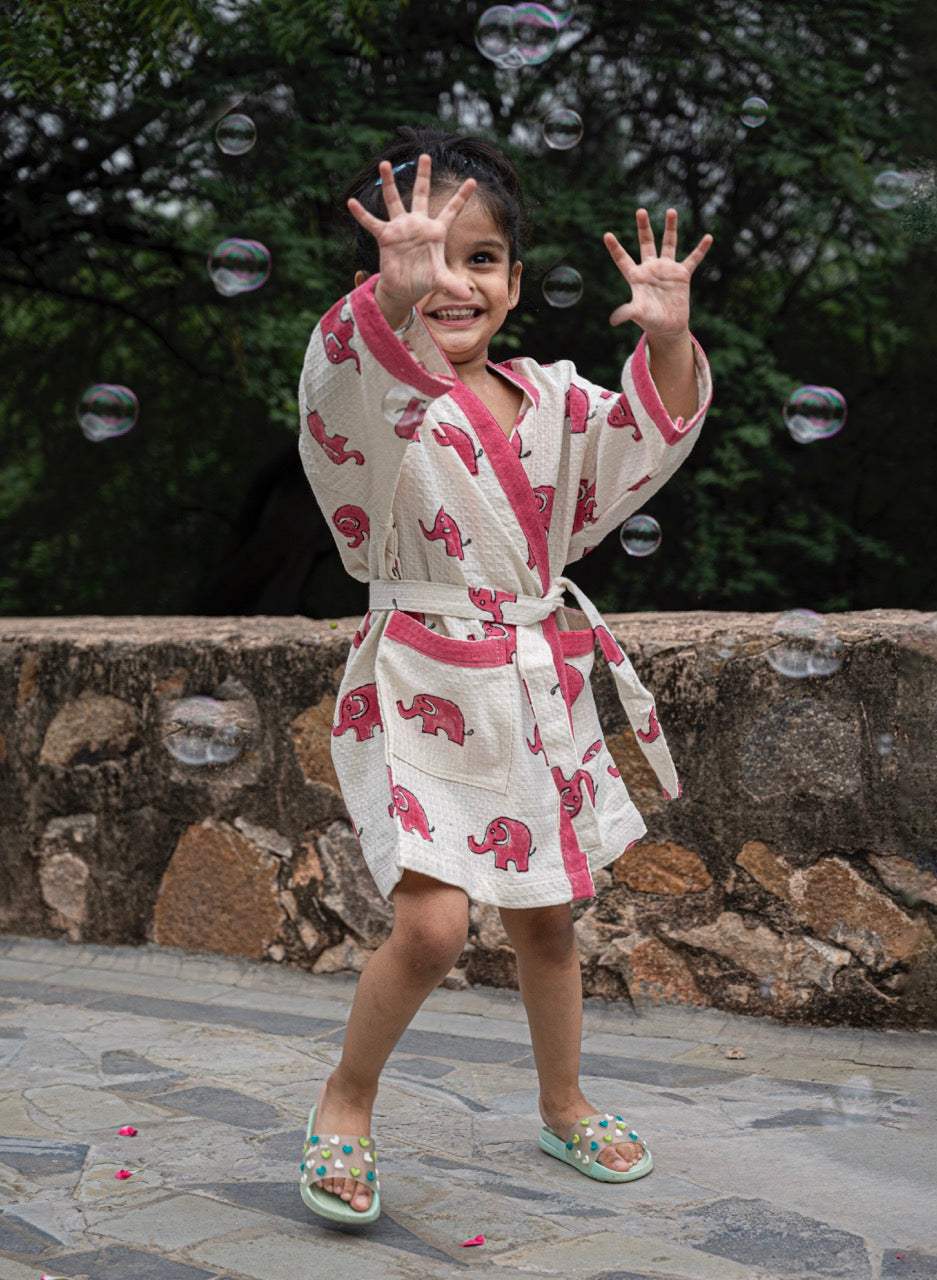 elephant theme kids cotton bathrobe with waffle texture and name embroidery for boutique resellers in Indonesia and Belgium