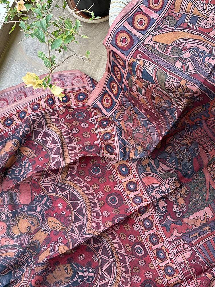 krishna-theme-mulberry-silk-kalamkari-saree-sitting-pose-view