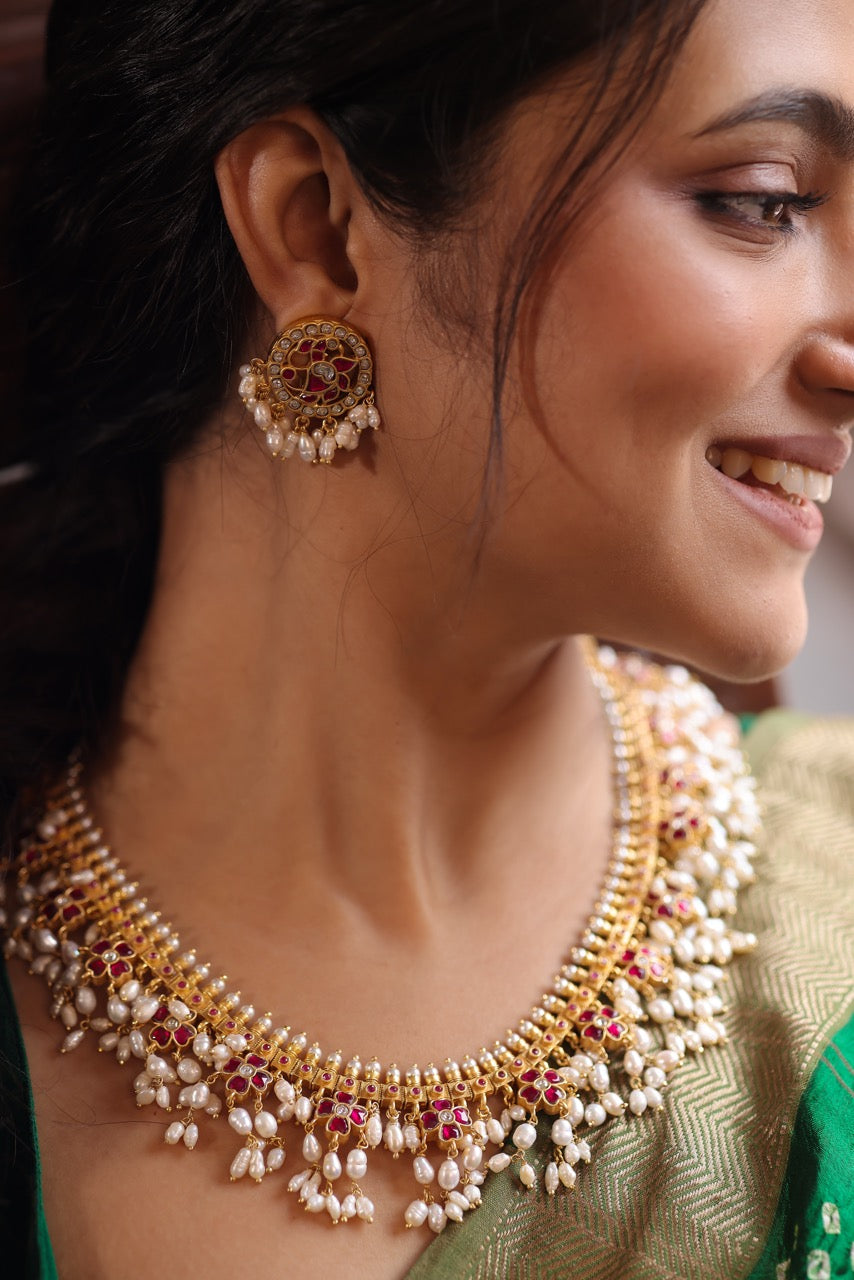 kumudini-guttapusalu-92-5-silver-kundan-necklace-set