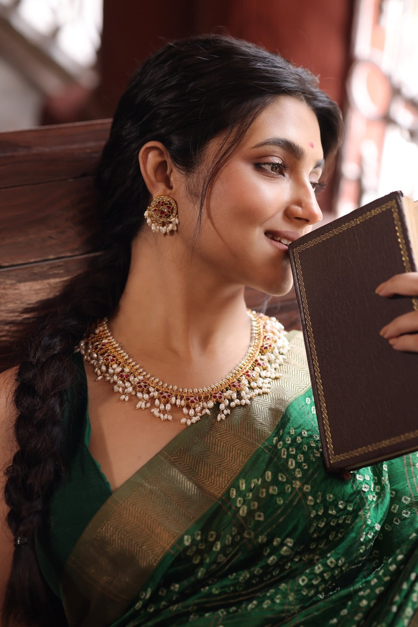 kumudini-guttapusalu-92-5-silver-kundan-necklace-set