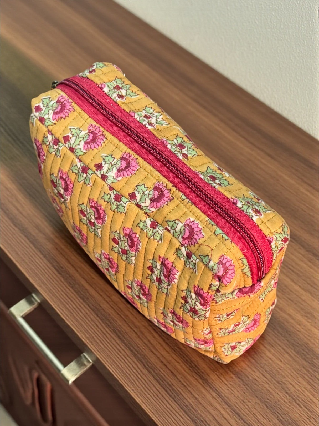 lightweight-cotton-sunbrite-floral-quilted-organizer