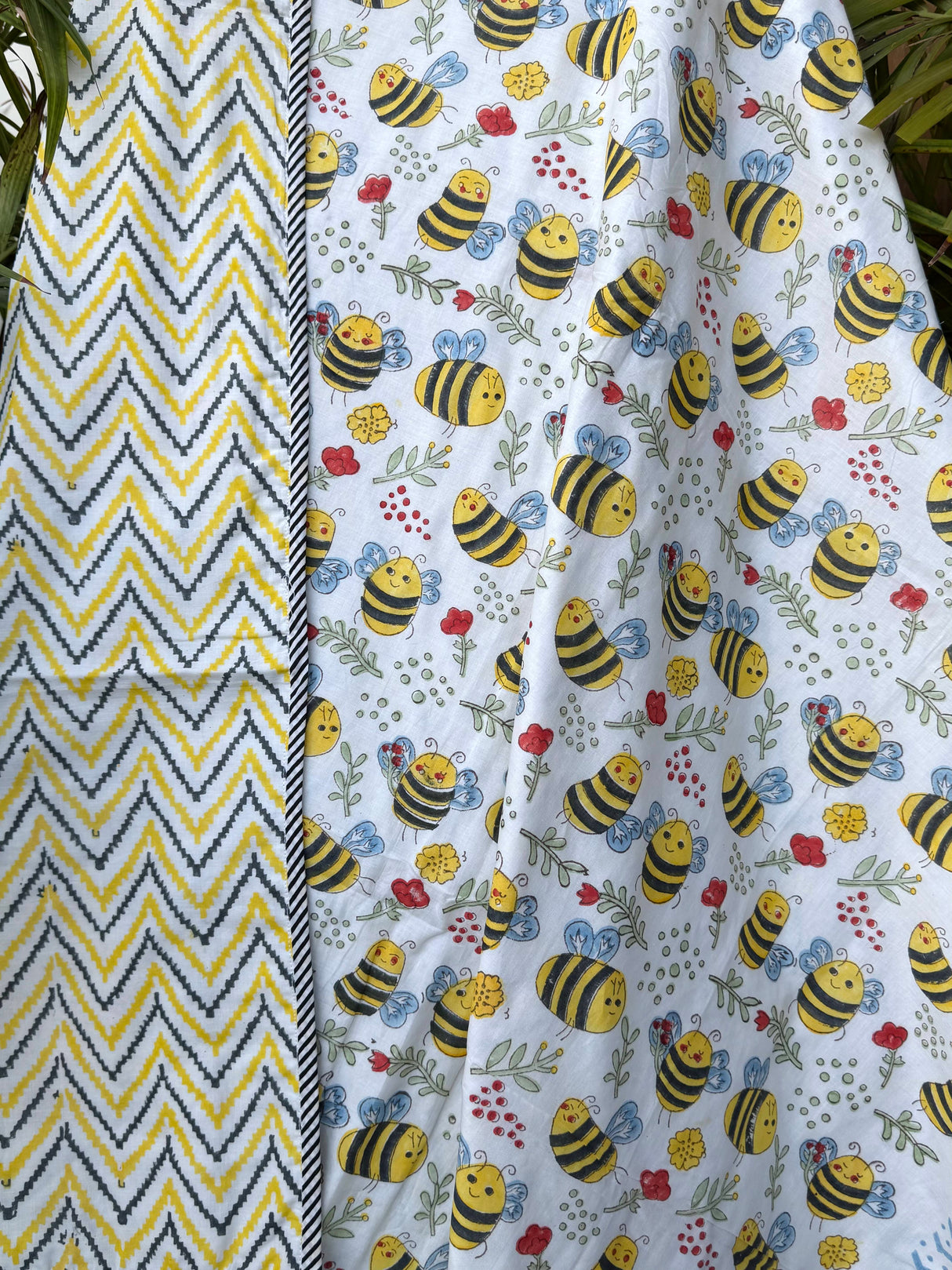 lightweight-cute-bee-theme-layered-blanket