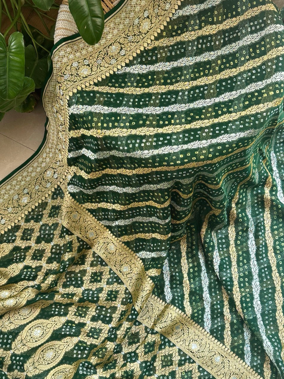 line-pattern-green-banarasi-georgette-bandhani-saree
