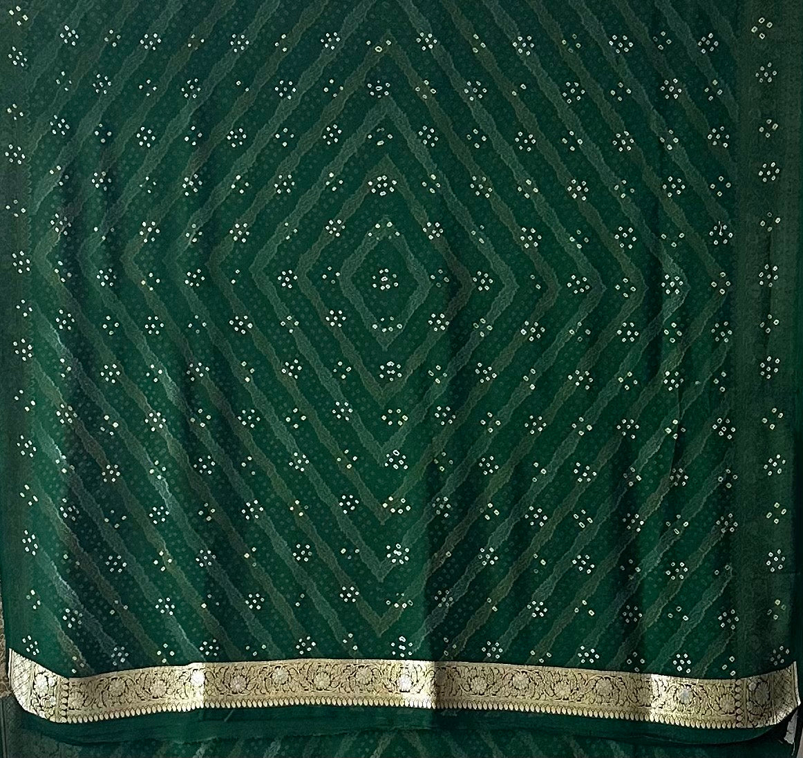 line-pattern-green-banarasi-georgette-bandhani-saree