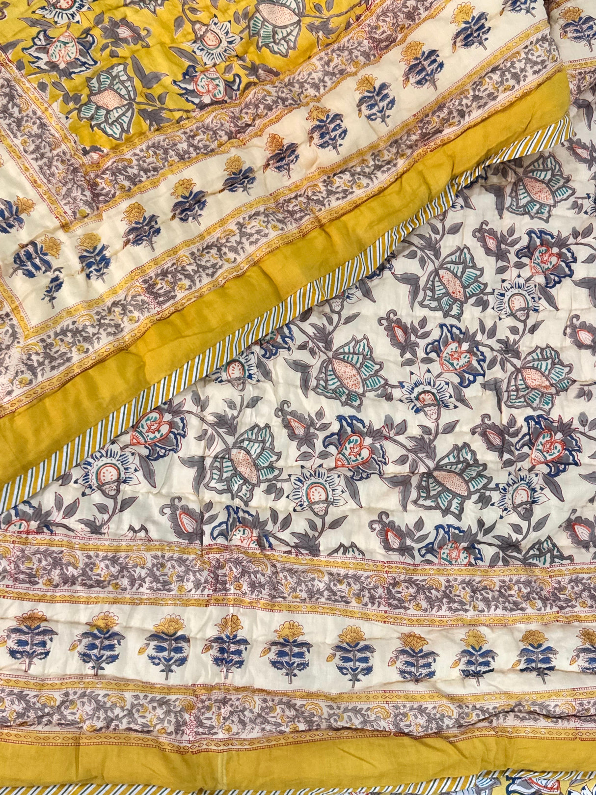 medallion-reversible-quilt-bedsheet-set-cotton