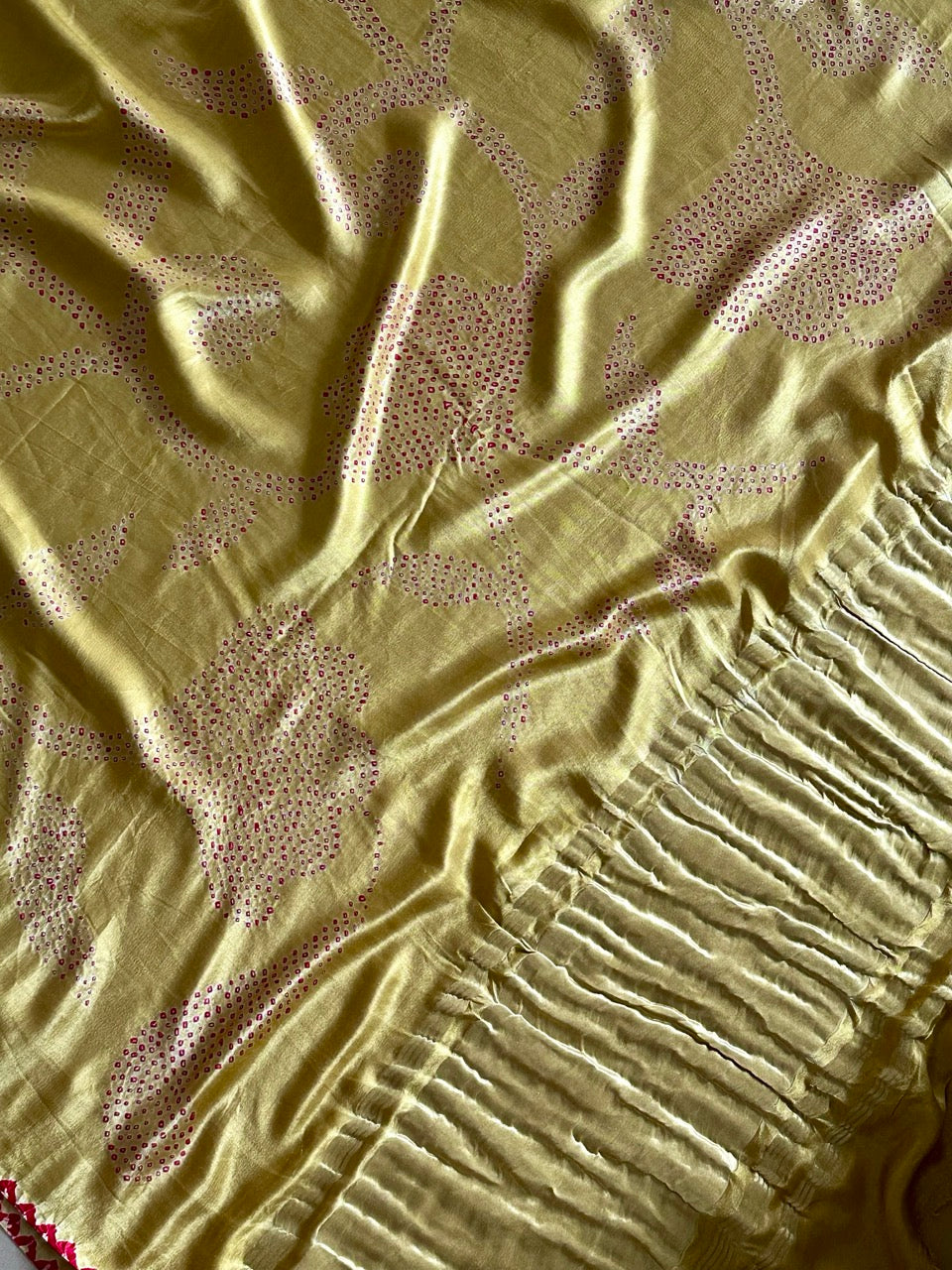 mehendi-taar-pure-gajji-silk-bandhani-saree