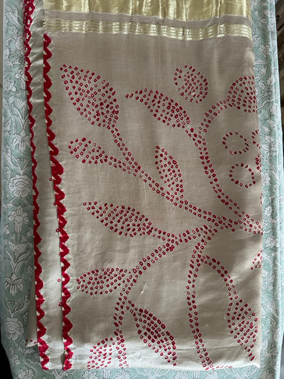 mehreen-glow-dusty-beige-pure-gajji-silk-bandhani-saree