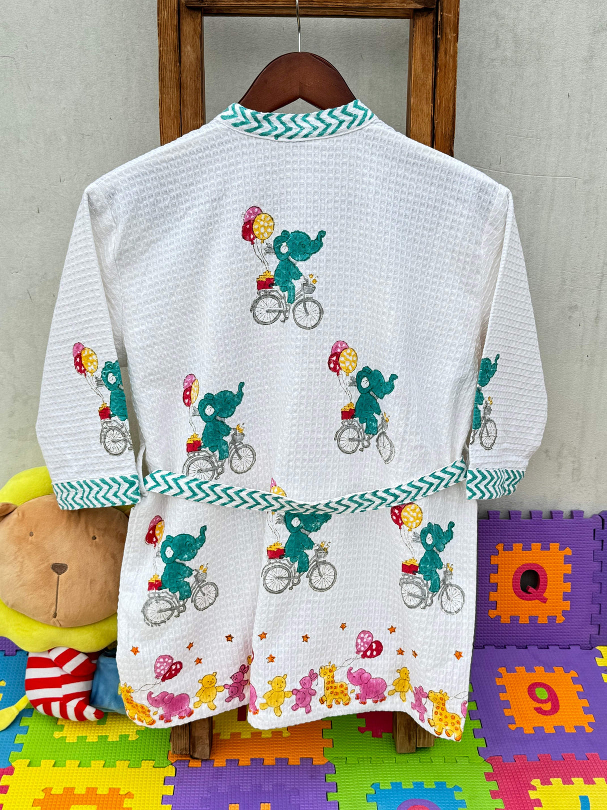 bulk order animal print kids bathrobe in waffle cotton fabric with name customization for gifting and reselling in France and New Zealand