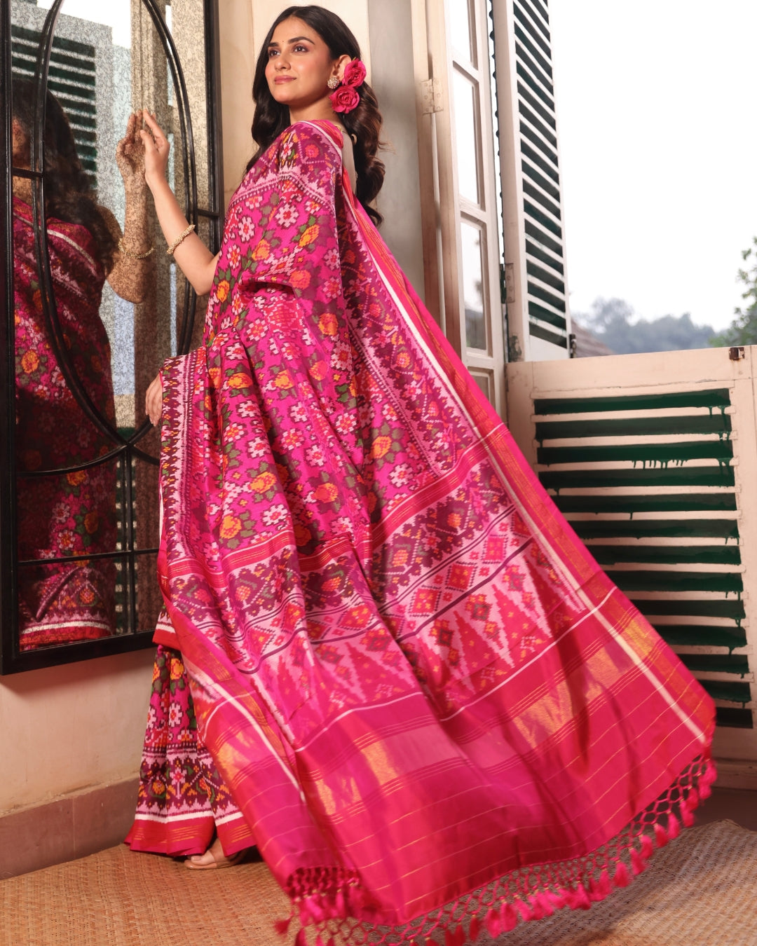 mulberry-silk-single-ikat-saree-with-traditional-patterned-body