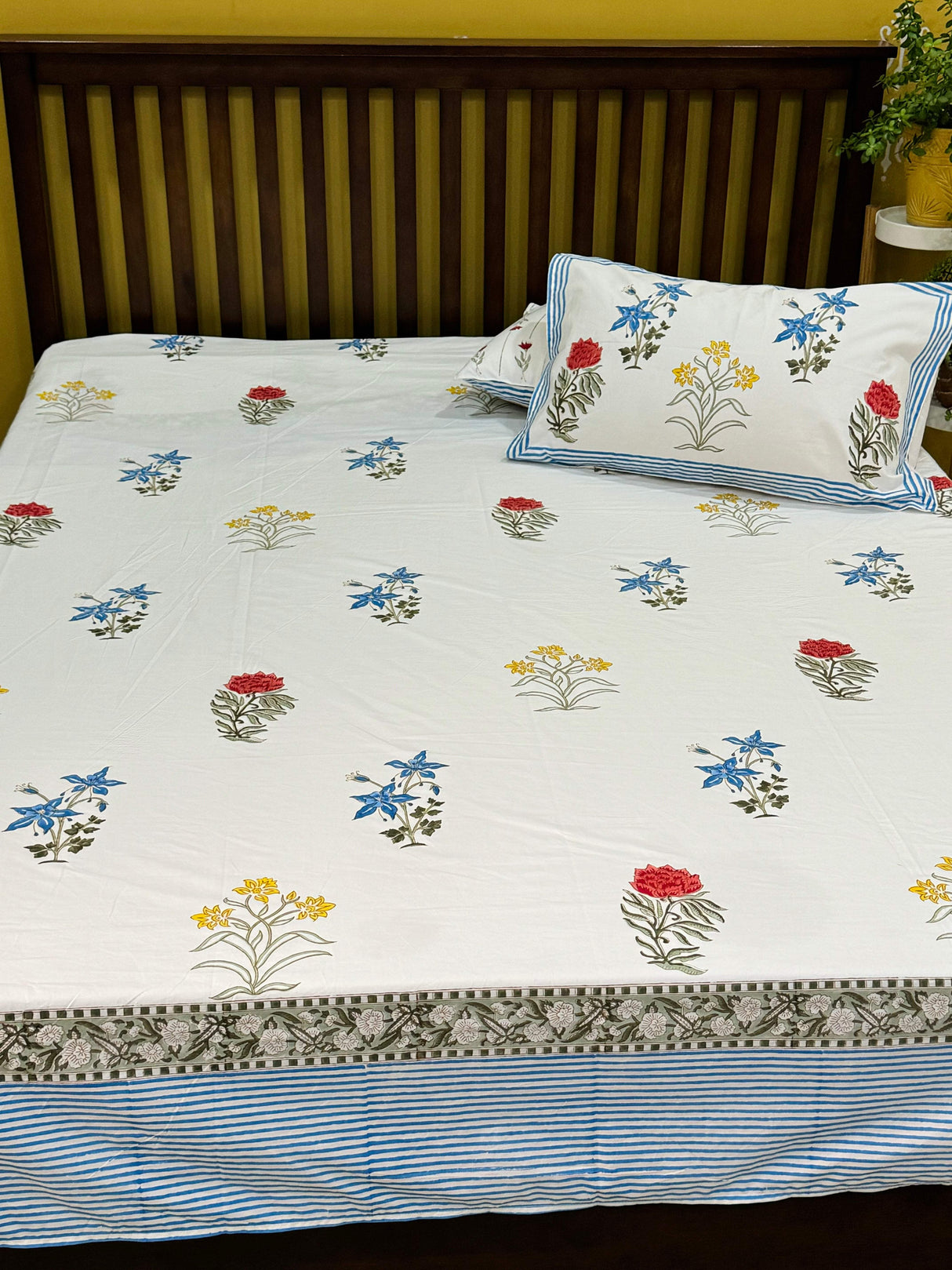 multi-blue-king-cotton-bedsheet-pattern-view