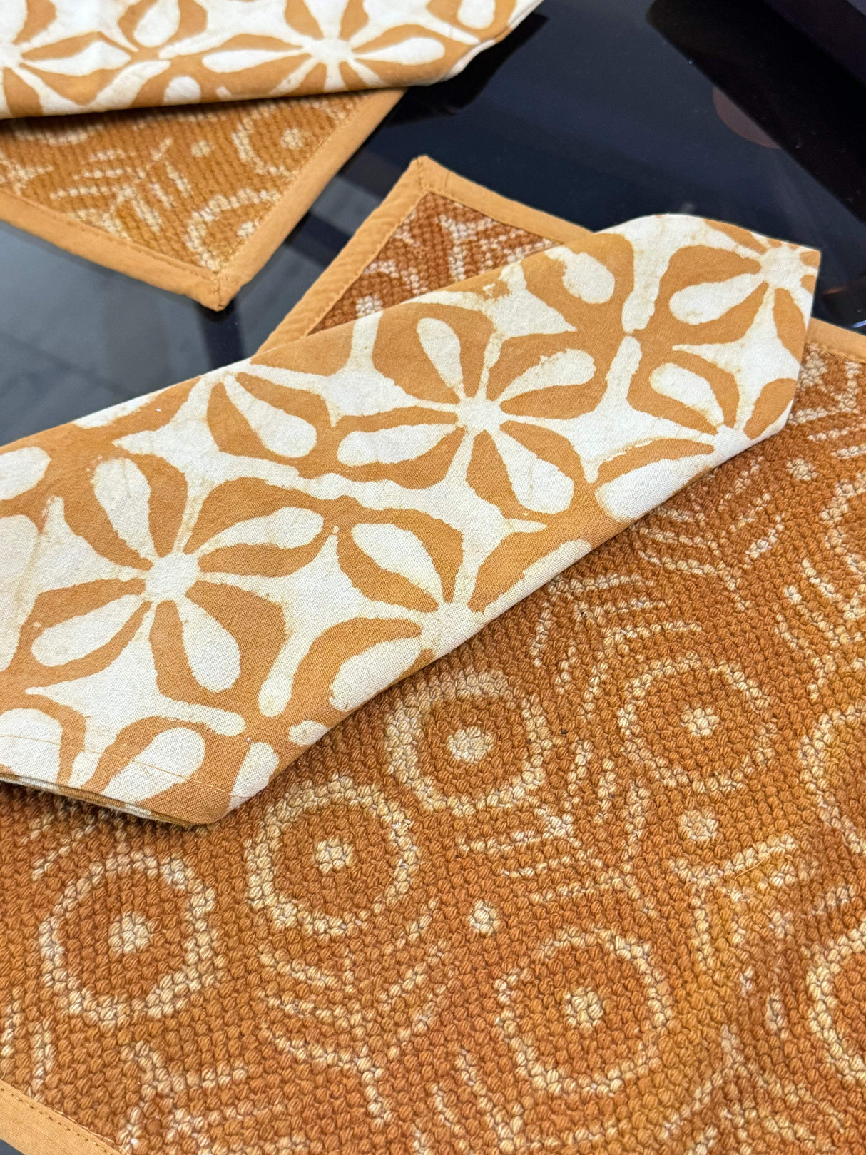 mustard-color-kilim-table-mat-napkin-6-seater-side-view