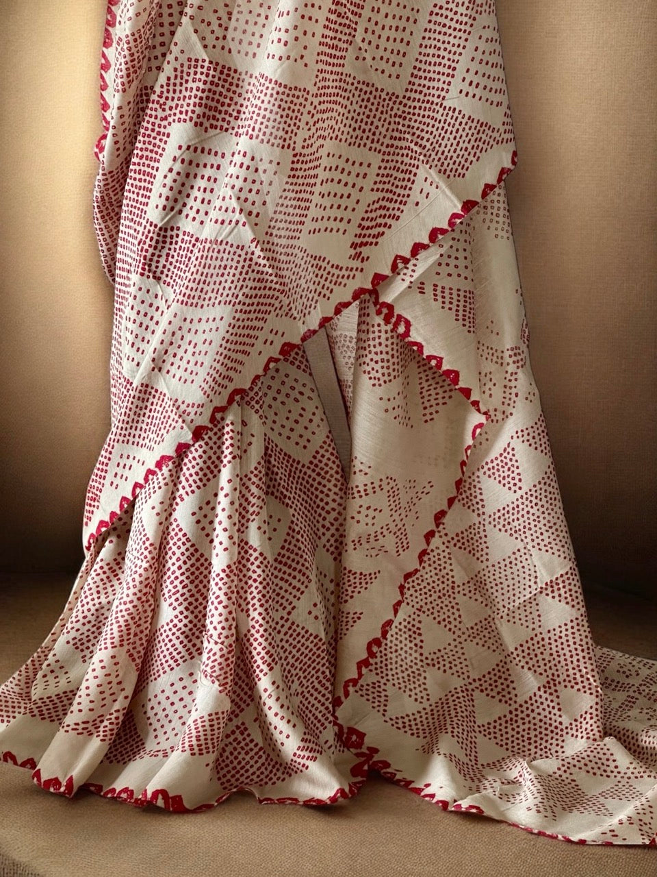 muted-grace-munga-silk-bandhani-saree-with-red-bandhej