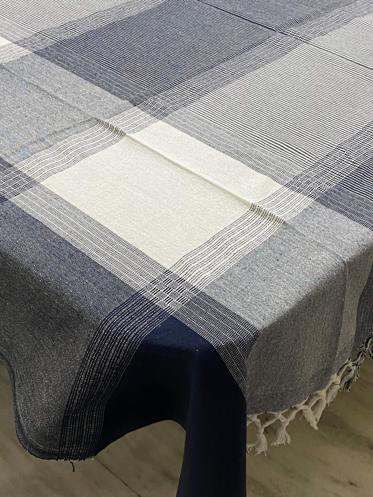navy-blue-woven-cotton-table-cloth-6-seater-side-view
