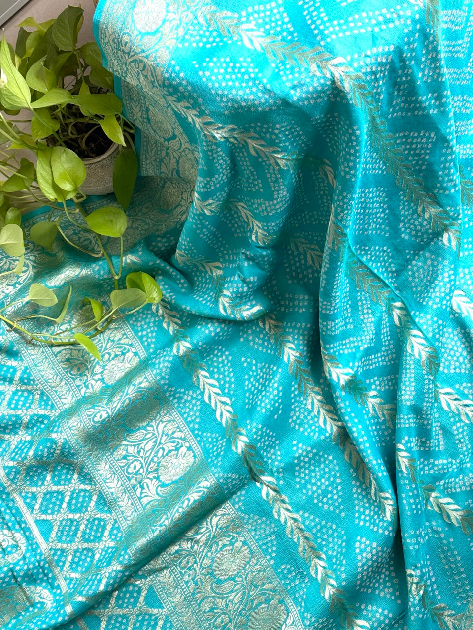 neel-tara-handloom-munga-silk-bandhani-saree