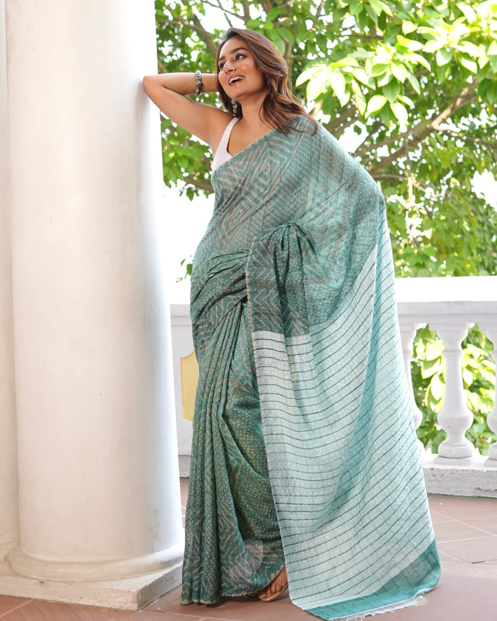 neel-tara-tussar-silk-bandhani-saree