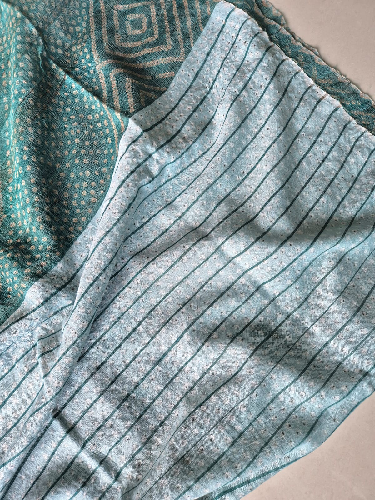 neel-tara-tussar-silk-bandhani-saree