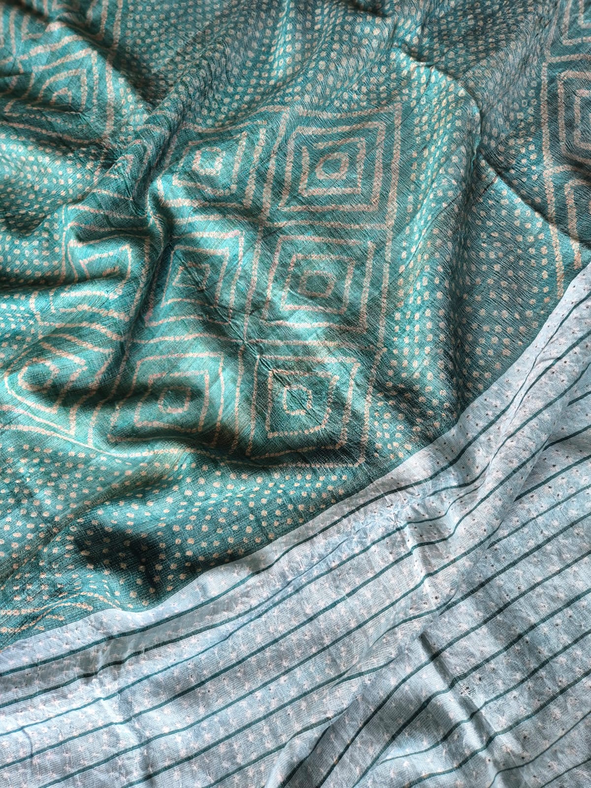 neel-tara-tussar-silk-bandhani-saree