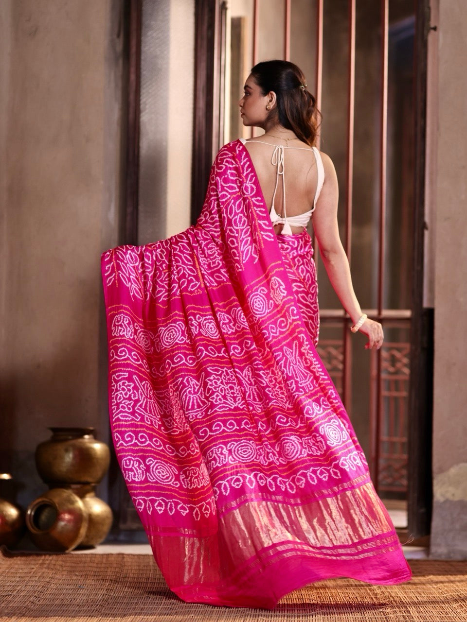 ombre-orange-pink-amba-daal-gajji-silk-bandhani-saree
