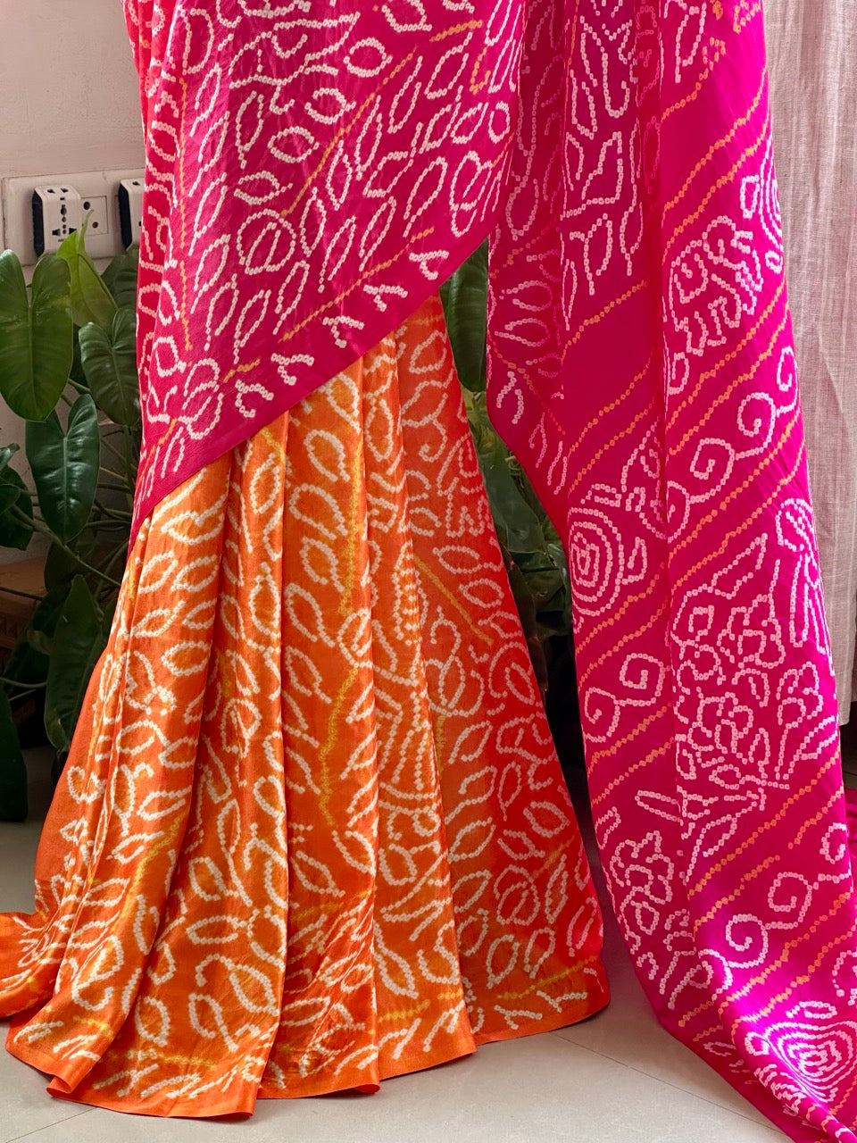 ombre-orange-pink-amba-daal-gajji-silk-bandhani-saree