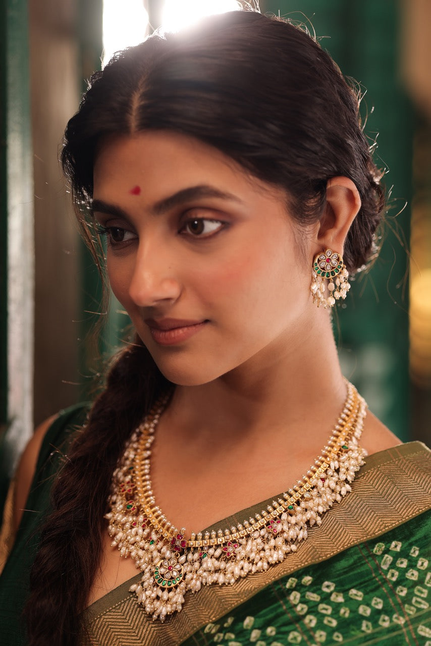 palatial-pearl-guttapusalu-92-5-silver-kundan-necklace-set