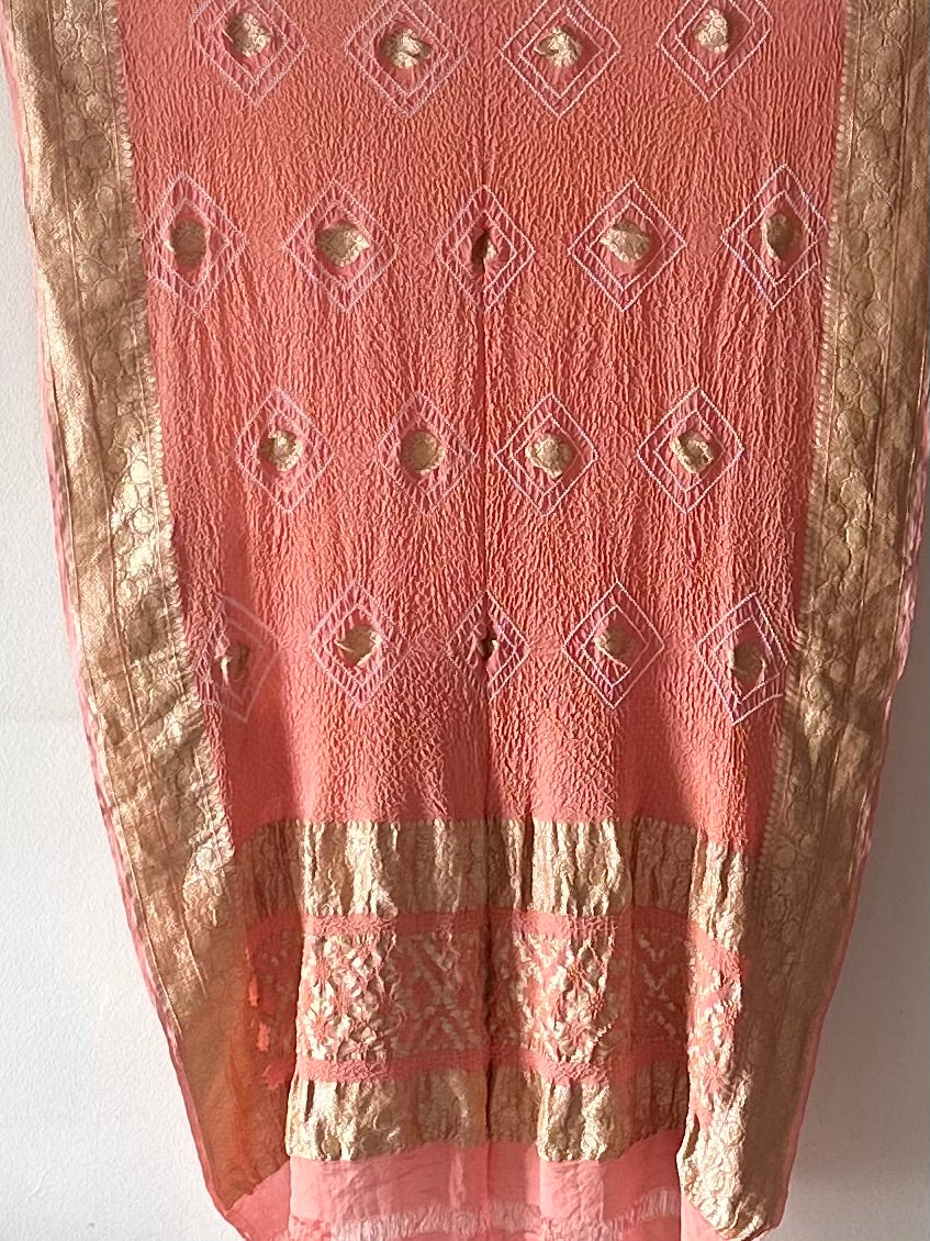 peach-bandhani-dupatta-with-golden-dana-motifs