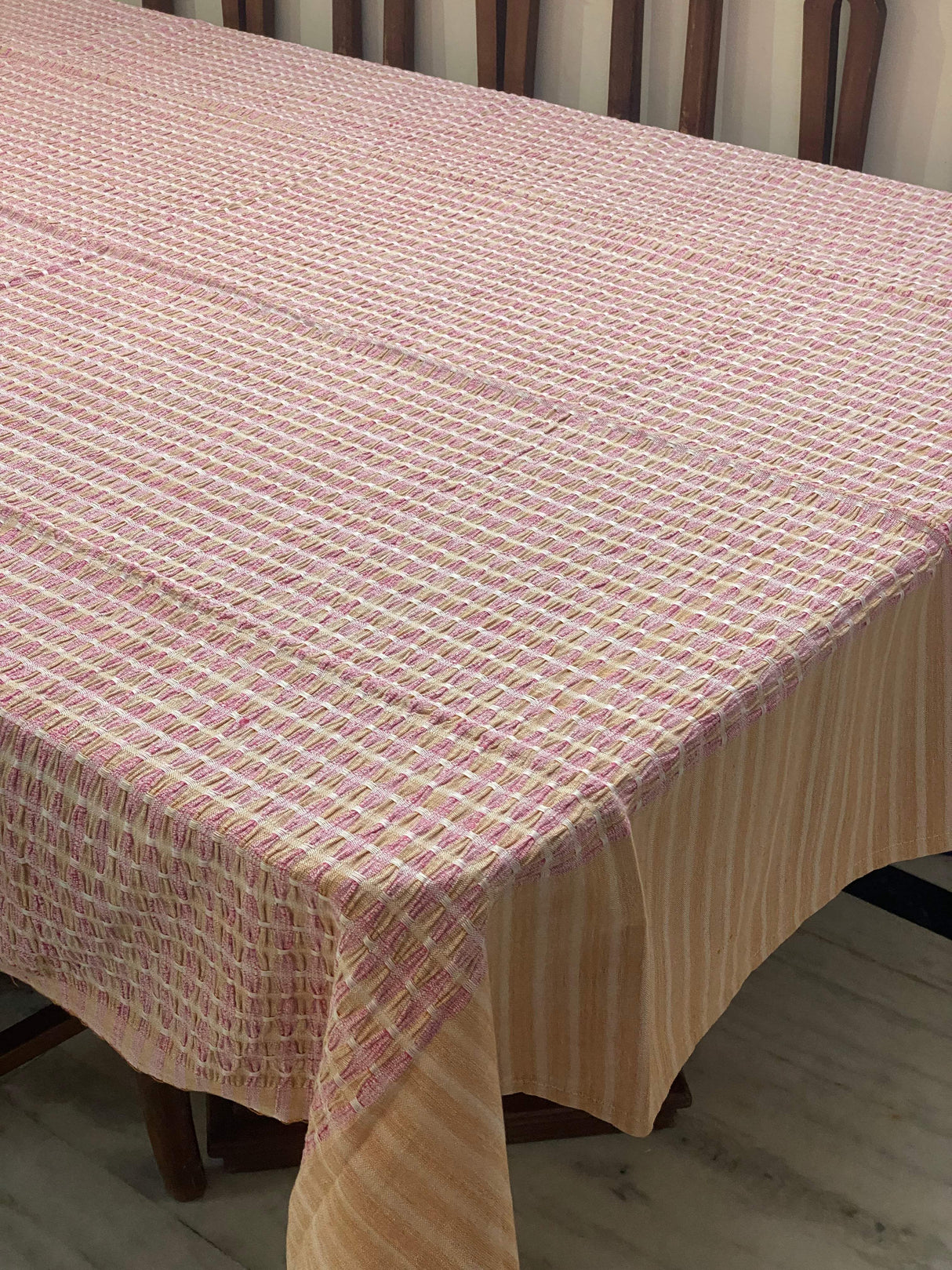 peach-color-woven-cotton-table-cloth-6-seater-close-up