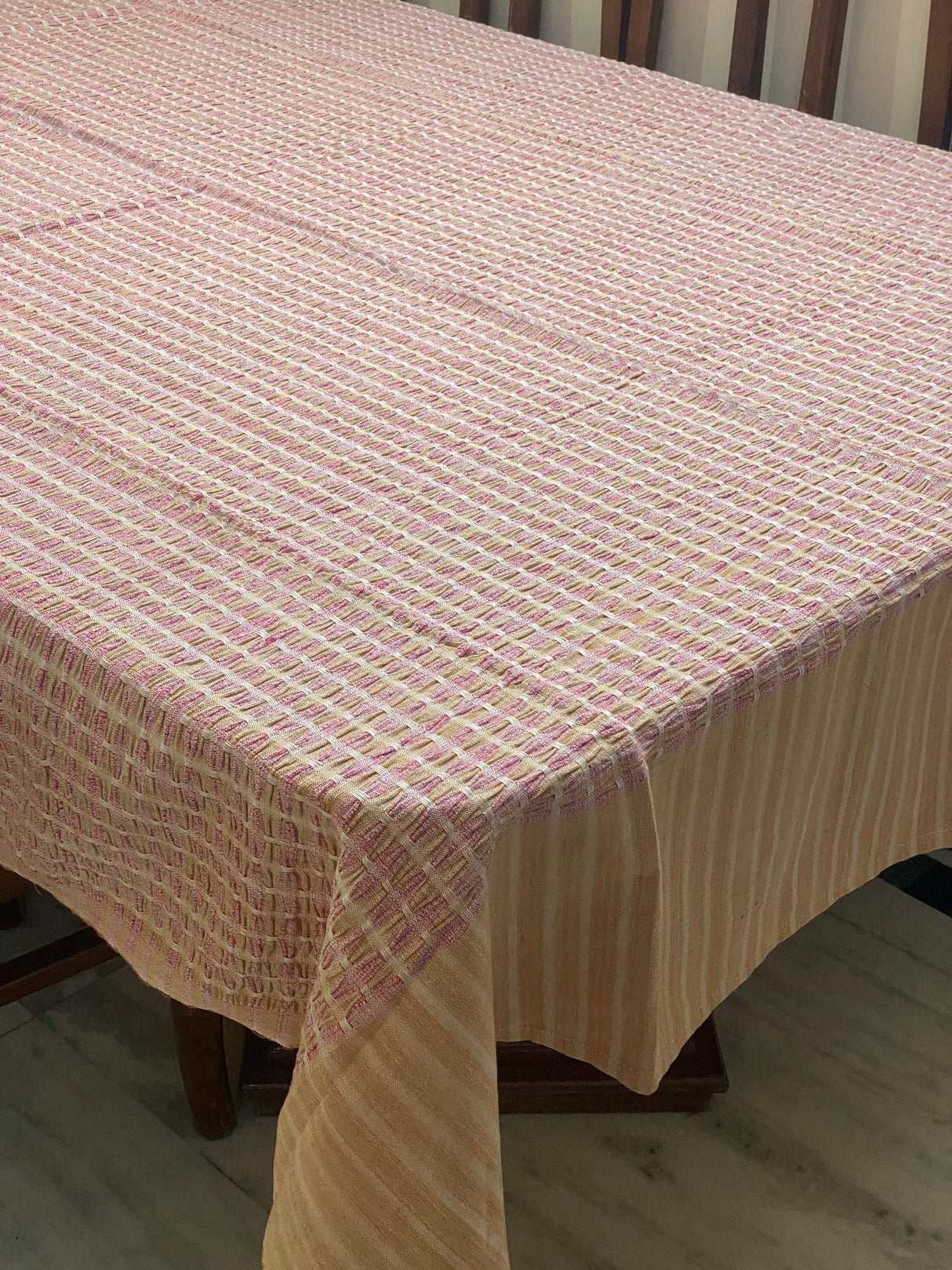 peach-color-woven-cotton-table-cloth-6-seater-pattern-view