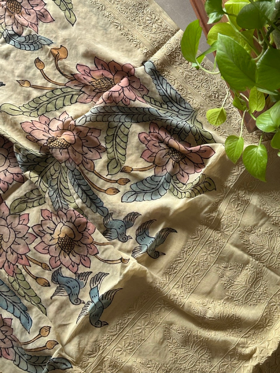 phoolnama-pure-banarsi-georgette-kalamkari-dupatta-with-lucknow-chikankari