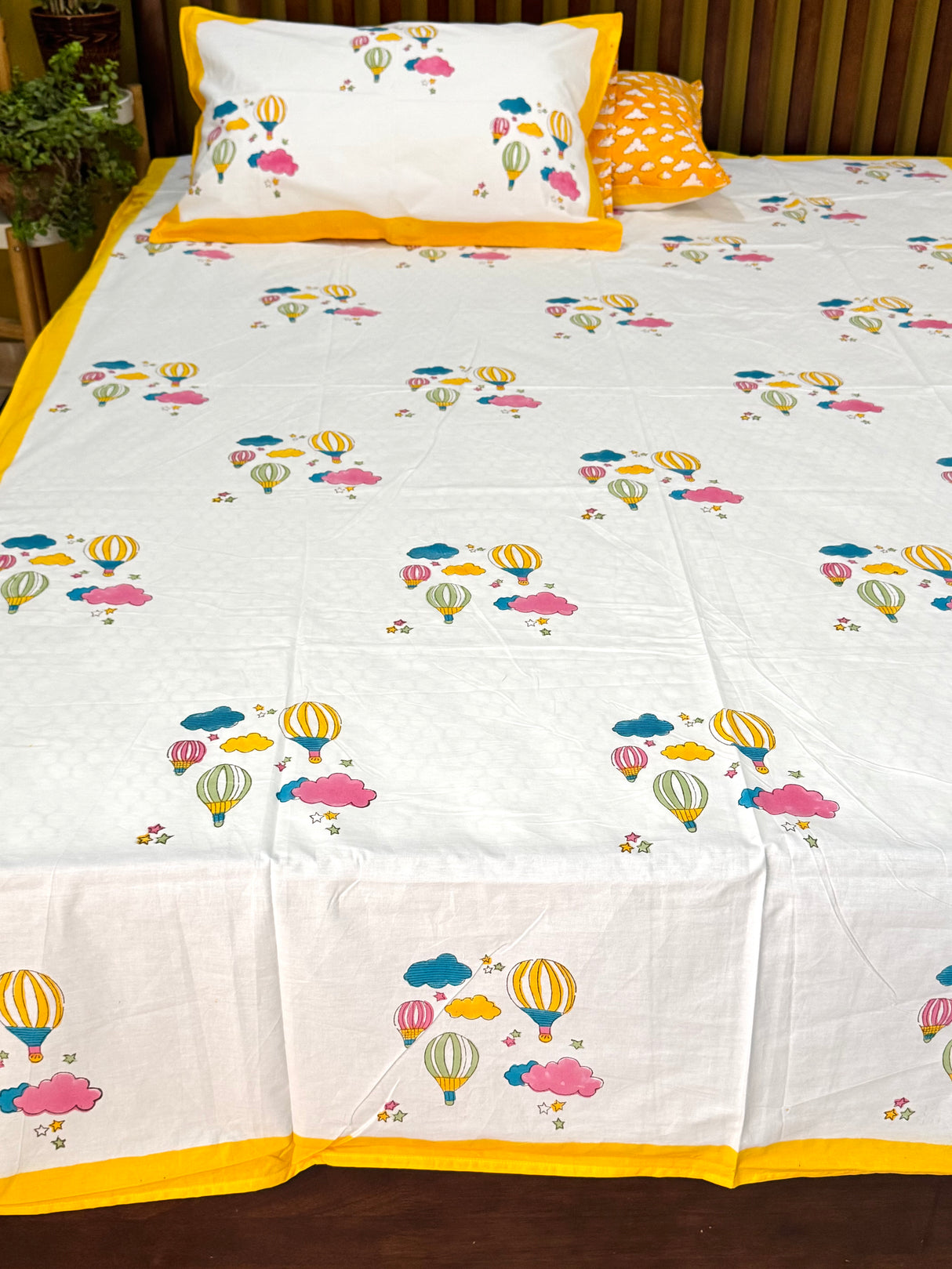 pillowcase-cloud-fly-block-printed-kids-bed-sheet