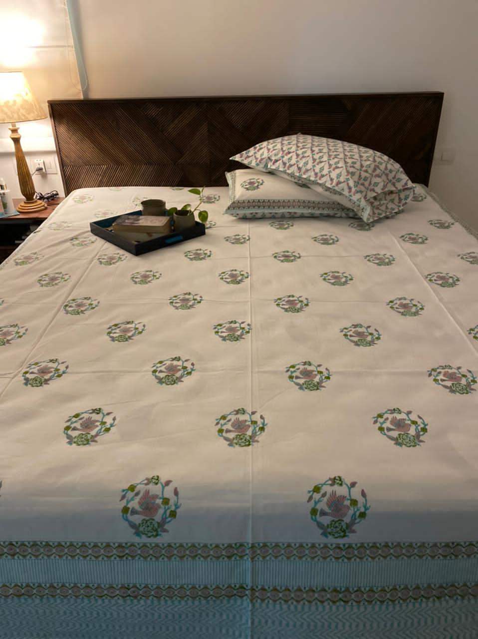 pink-bird-double-cotton-bedsheet-zoomed-view