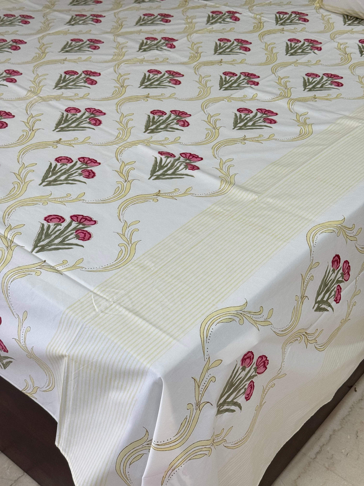 pink-flower-double-cotton-bedsheet-pattern-view