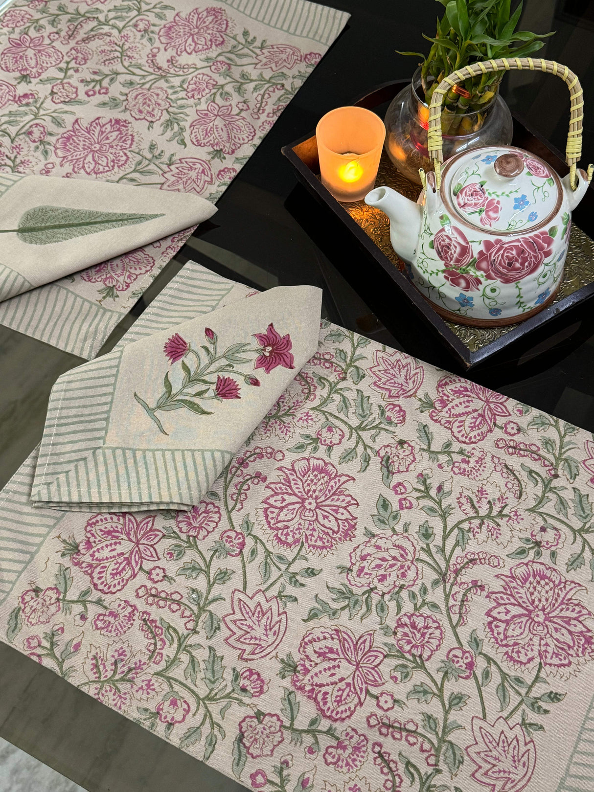pink-green-floral-kilim-table-mat-napkin-6-seater-pattern-view