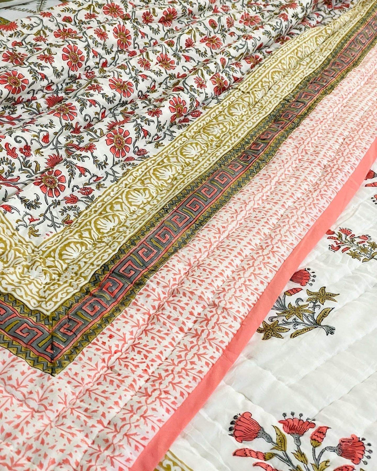 pink-green-single-cotton-quilt-complete-view