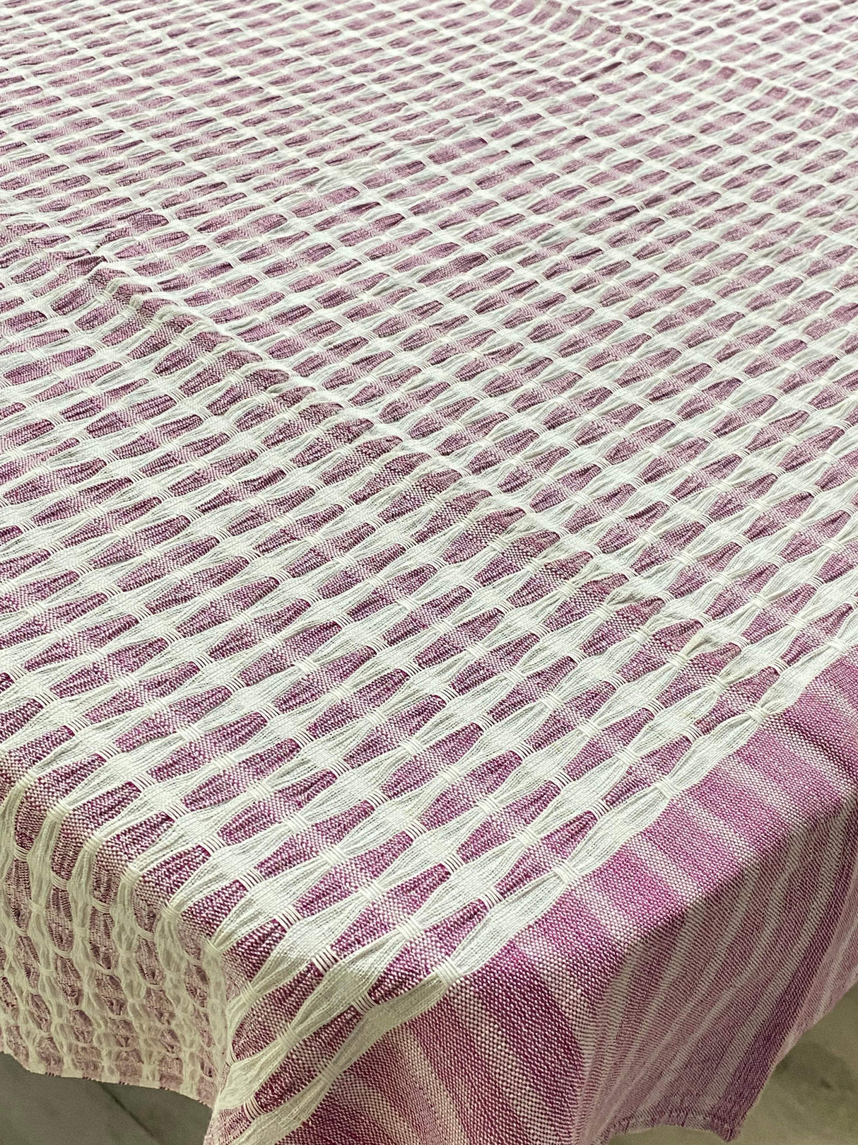 pink-woven-cotton-table-cloth-6-seater-close-up