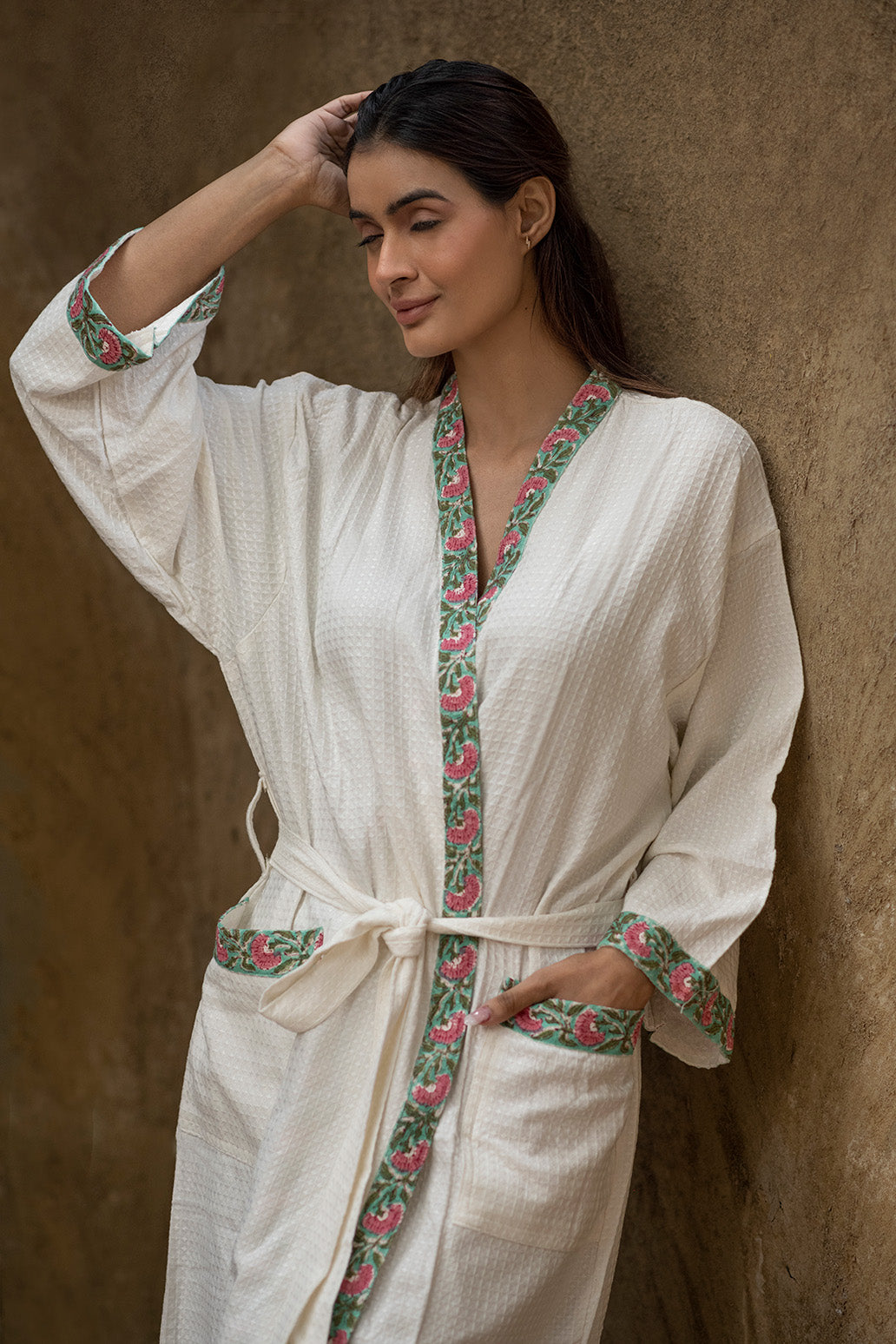 plain-cotton-waffle-bathrobe-with-floral-border-texture-view