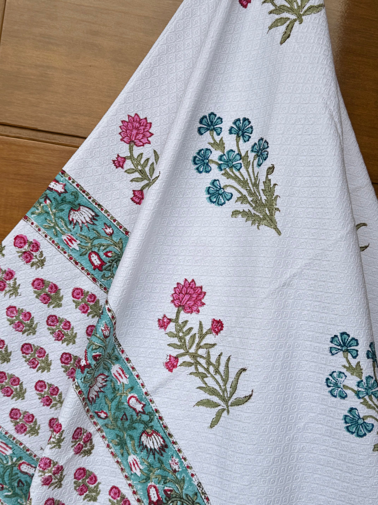 premium-cotton-jacquard-towel-for-home-and-spa