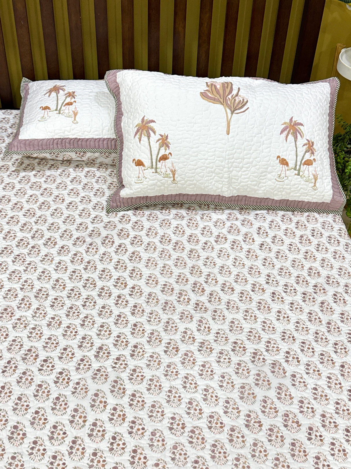 premium-palm-print-quilted-bedcover