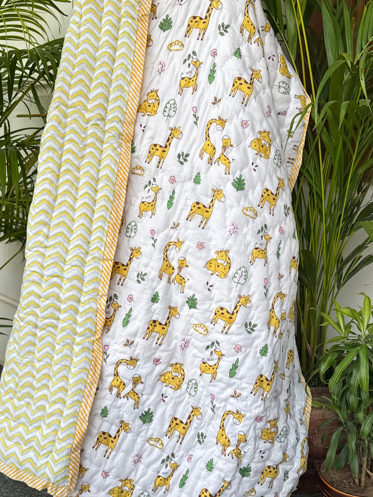 jungle animal giraffe baby dohar in soft cotton handcrafted in India for resale in USA and South Africa