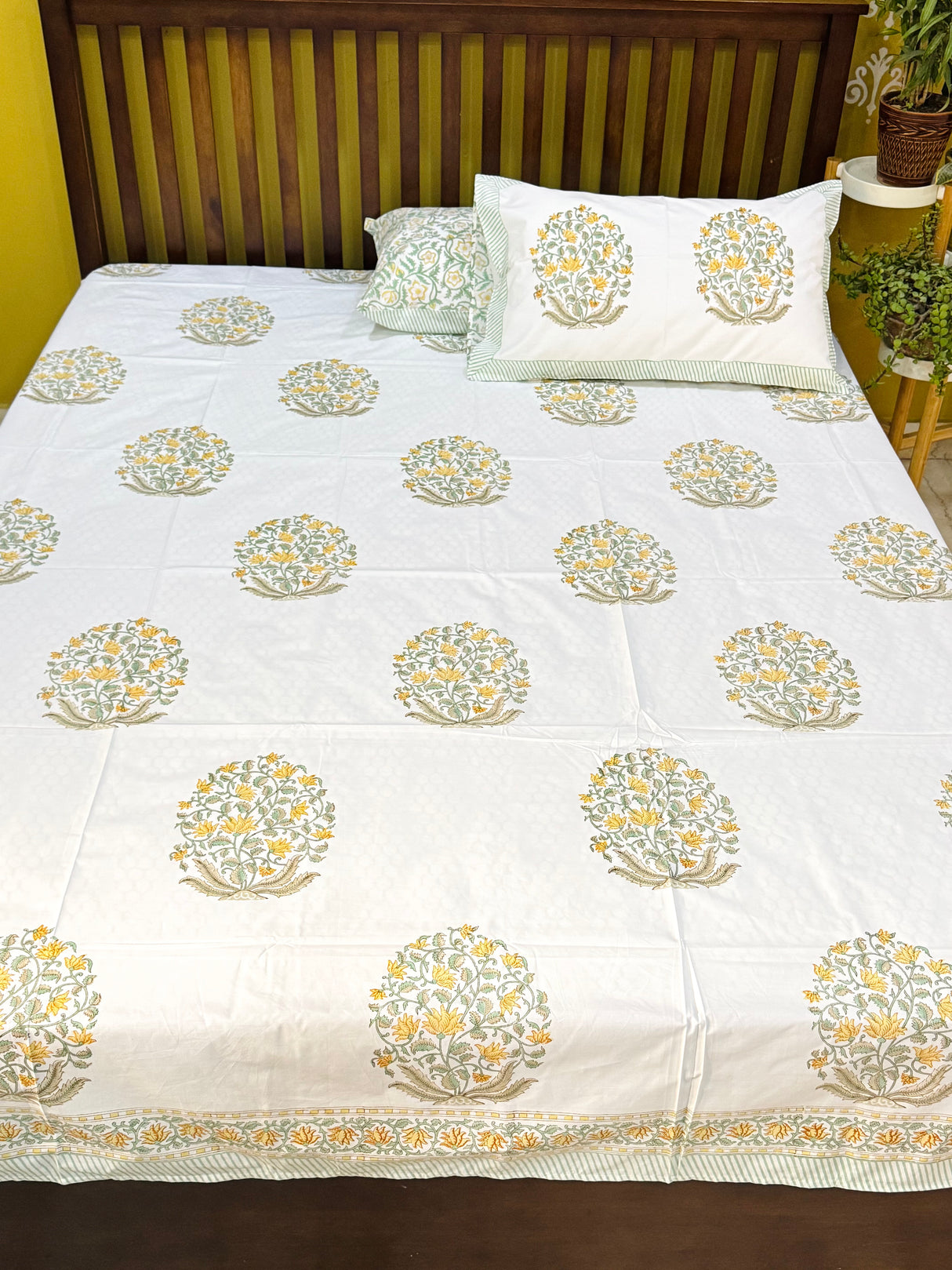 printed-earthen-bloom-pure-cotton-bedsheet-handblock