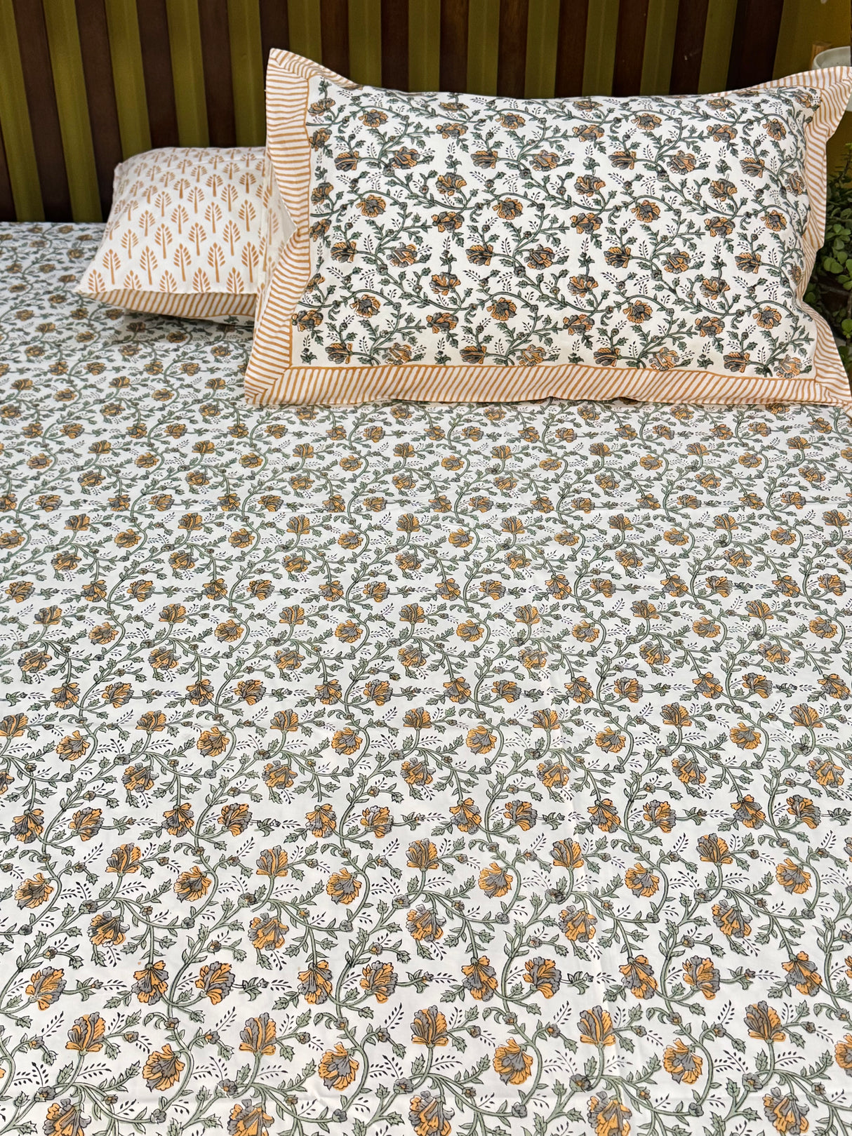 pure-cotton-bedsheet-handblock-print-warm-sprig