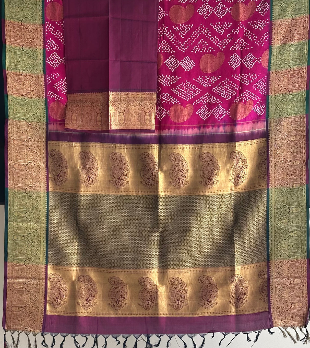 pure-kanjivaram-silk-saree-featuring-bandhani-art