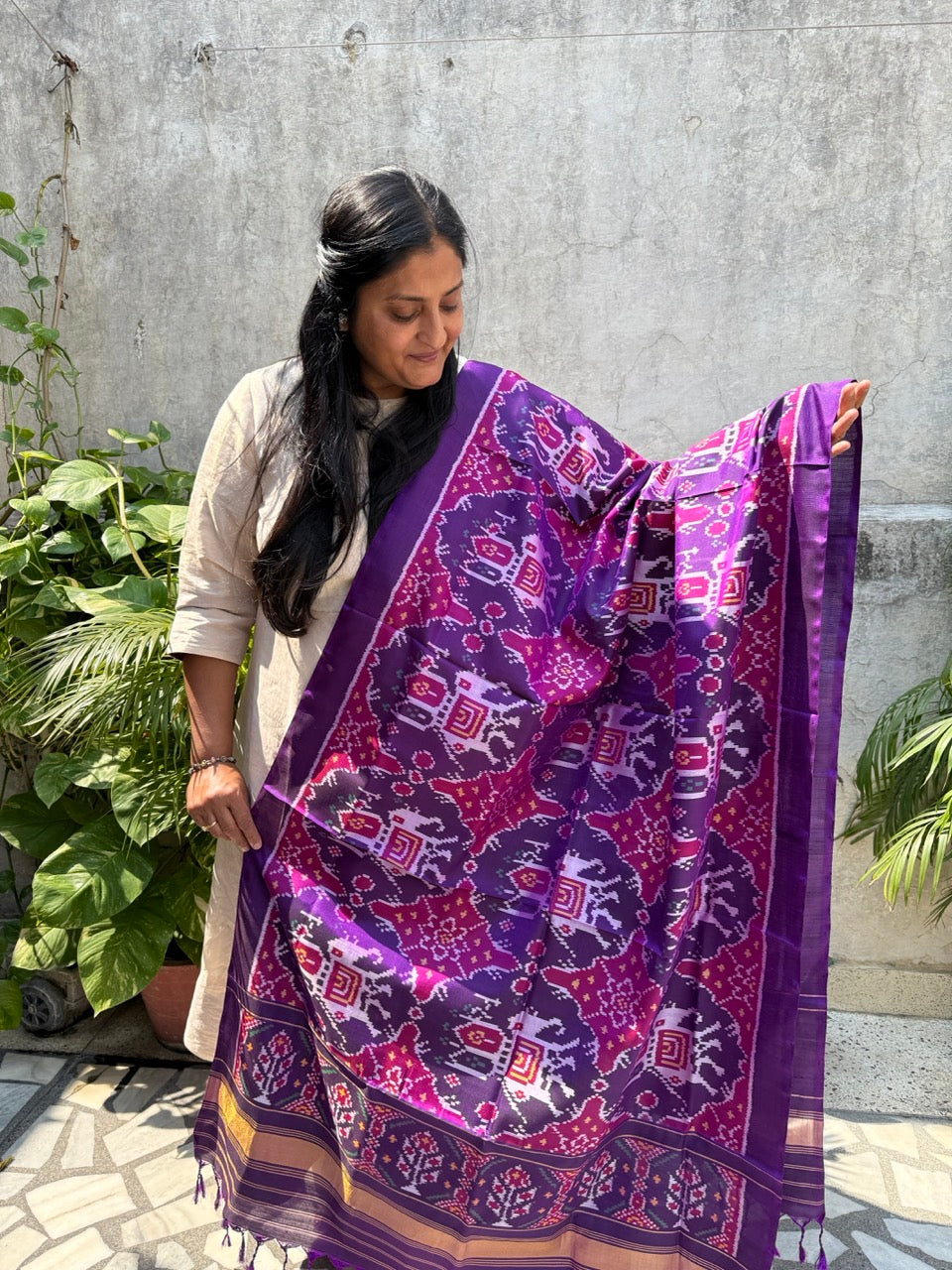 Handloom Purple and Pink Mulberry Silk Ikat Patola Dupatta with Elephant Theme