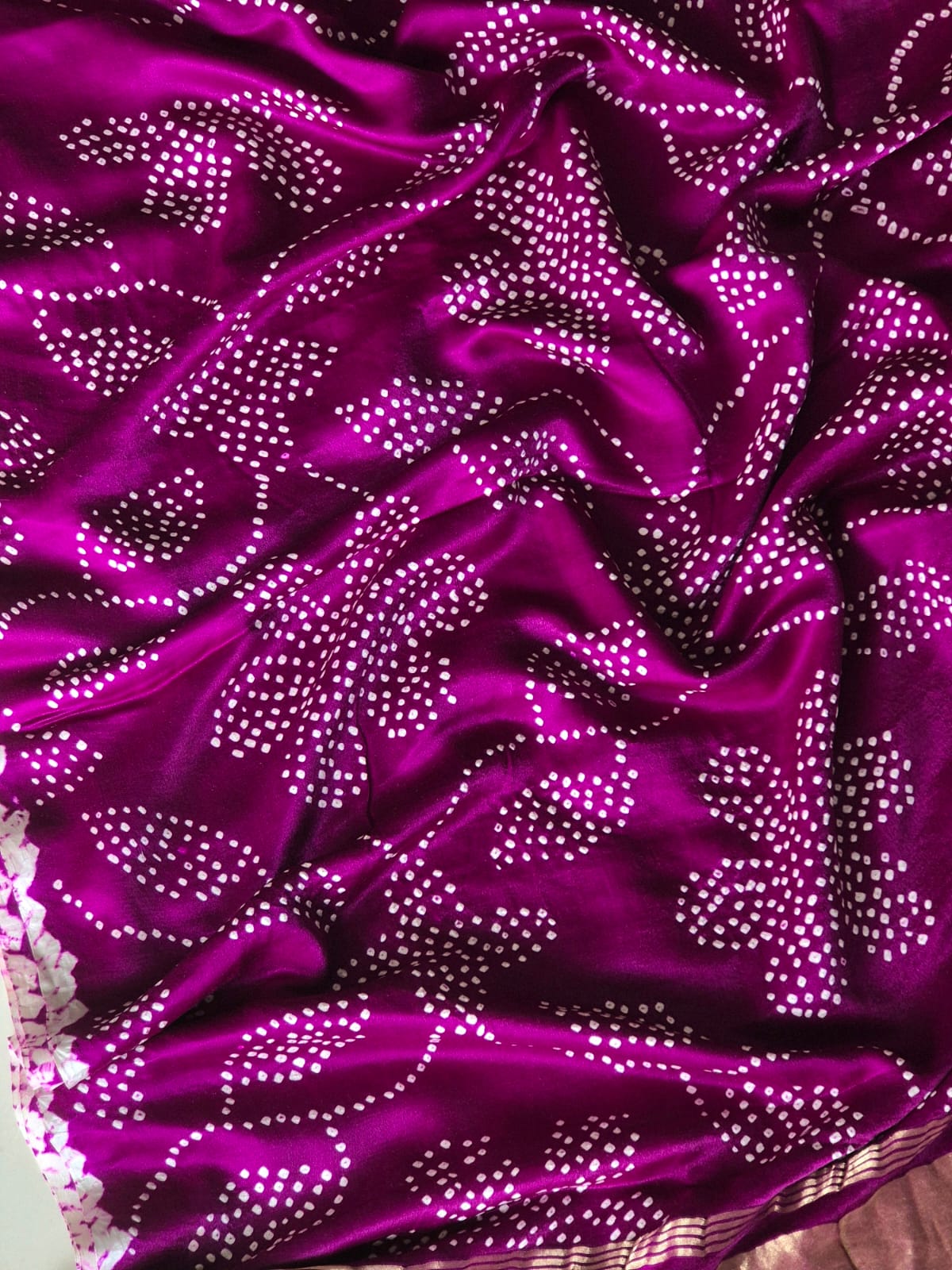 purple-plum-flora-and-hexa-pure-galli-silk-bandhani-saree
