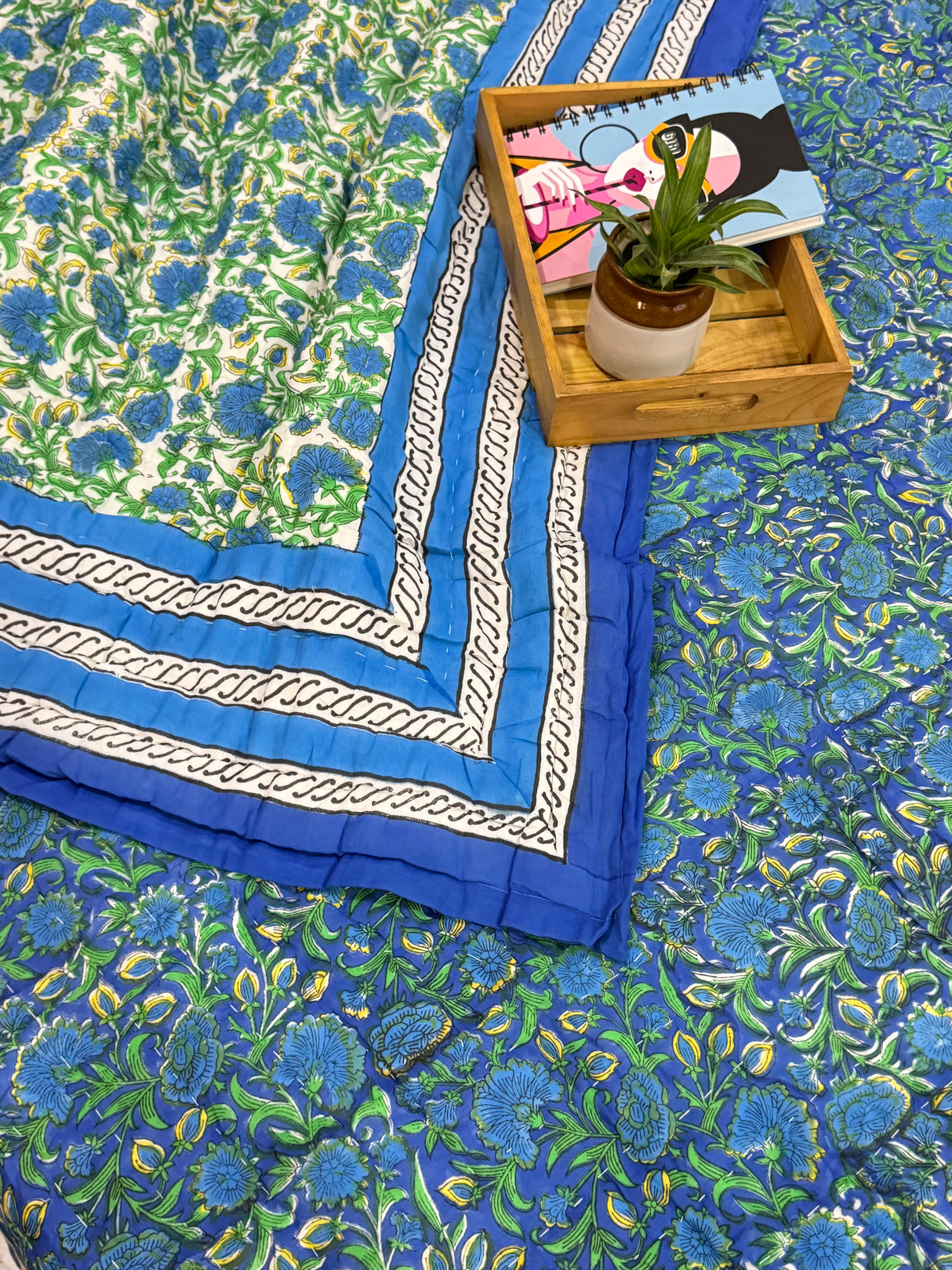 queen-size-quilt-with-traditional-blockprint-design