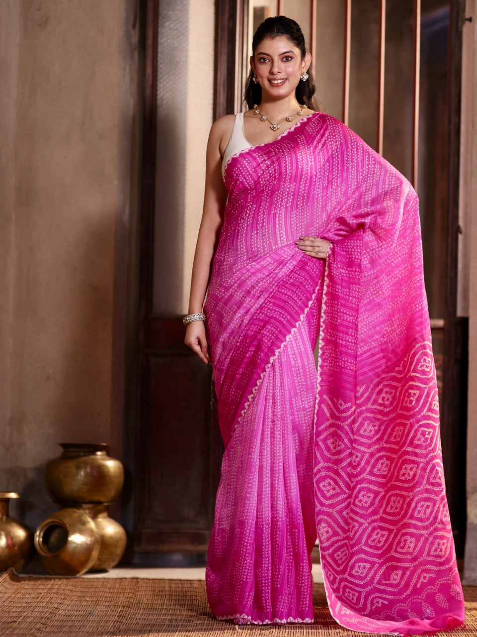 queens-melody-dual-pink-matka-silk-bandhani-saree